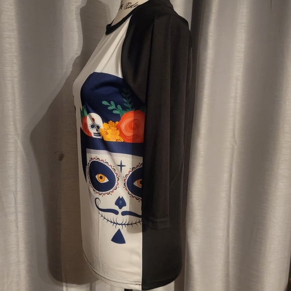 Women's SKULL Tshirt - Picture 5 of 15